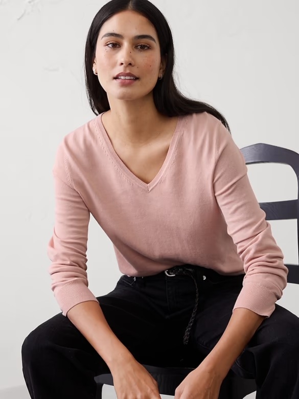 Banana Republic Women's Dusty Rose V-Neck Sweater